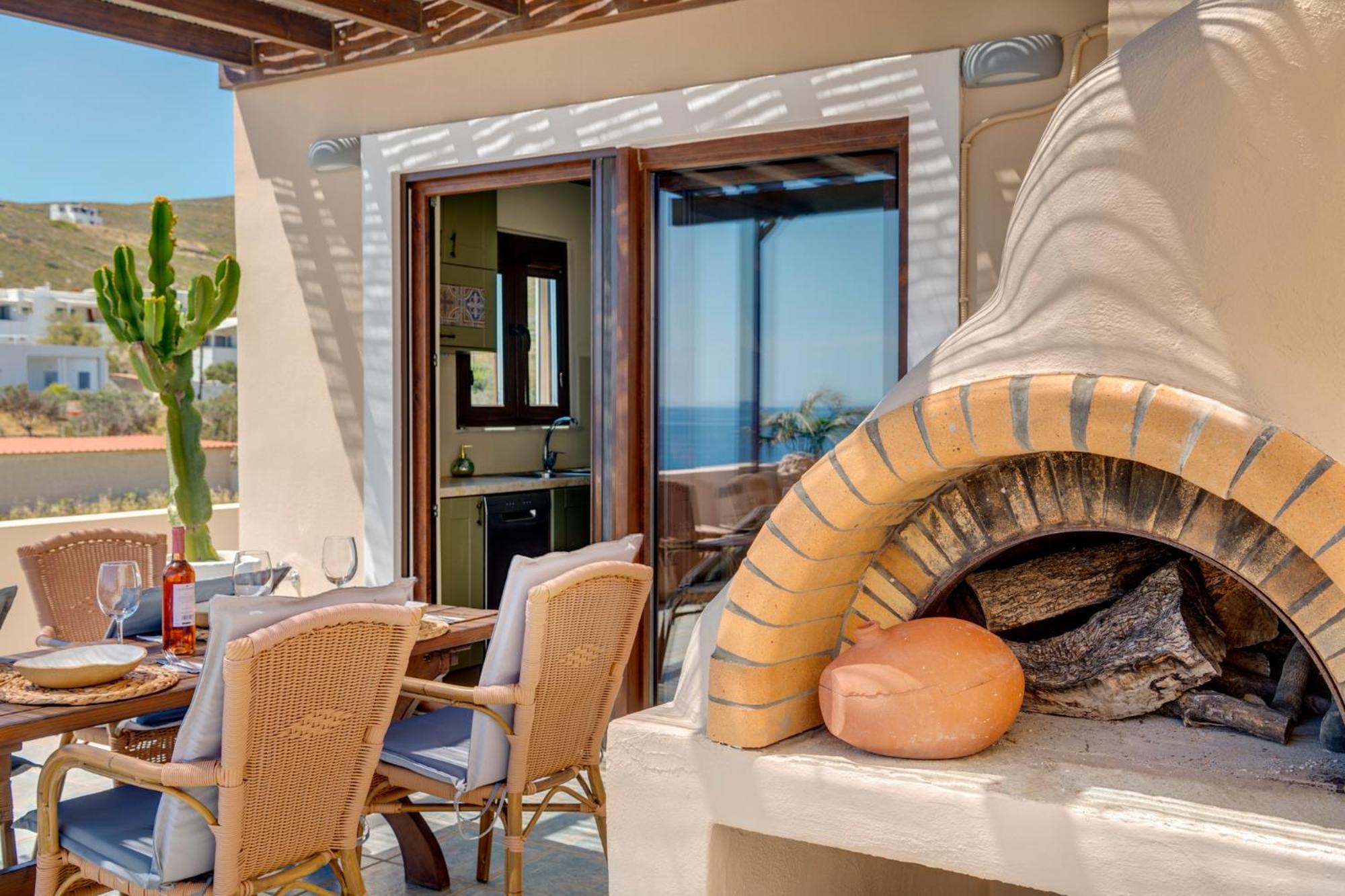 Lalari Beach Suites Vári Exterior photo
