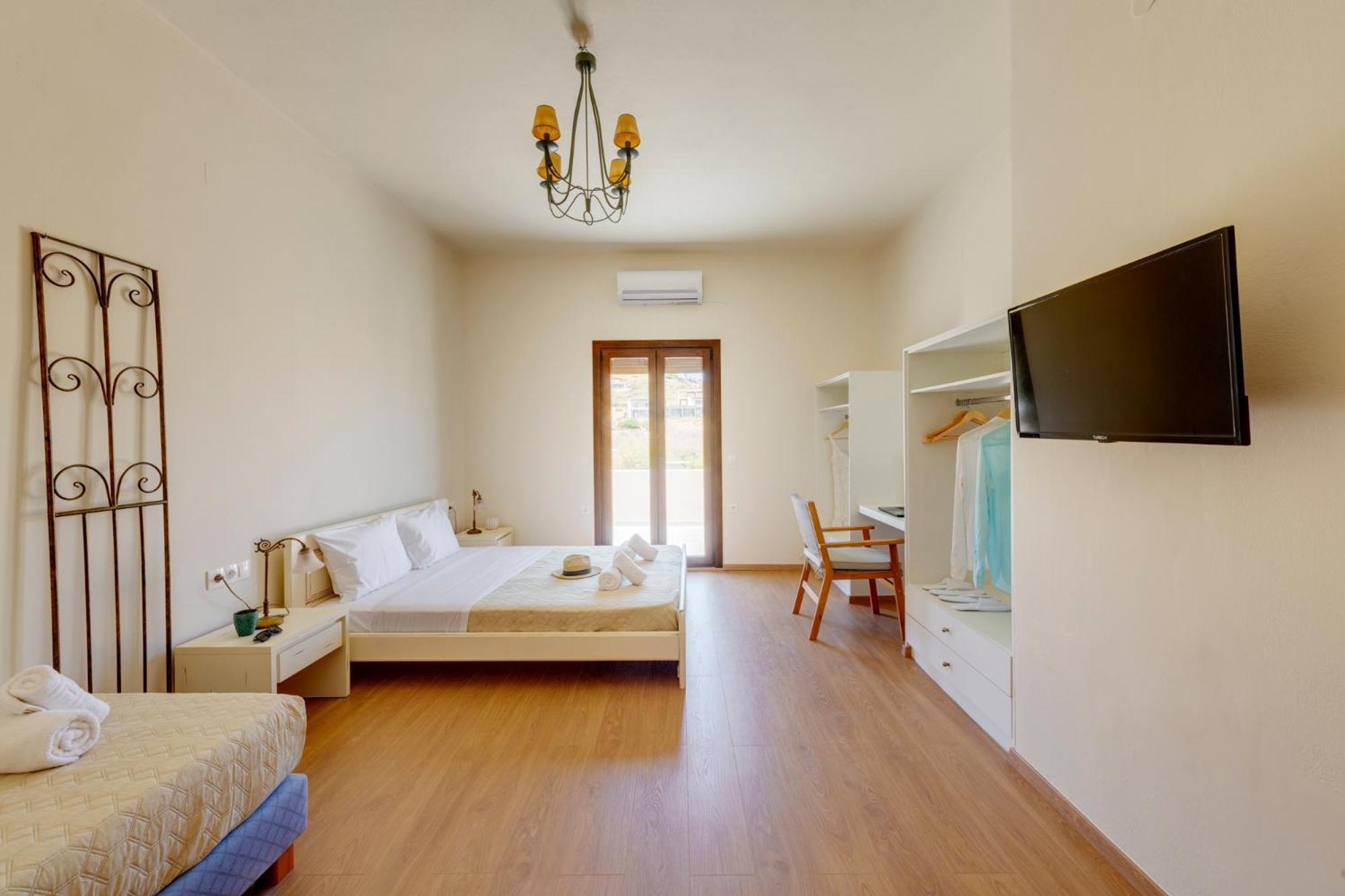 Lalari Beach Suites Vári Exterior photo