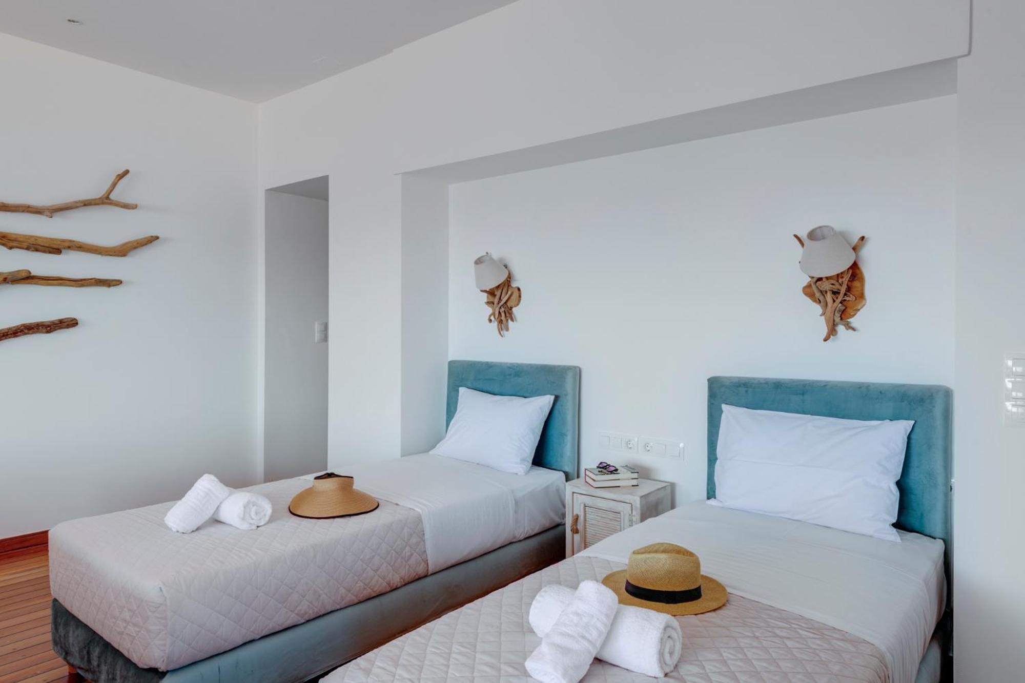 Lalari Beach Suites Vári Exterior photo