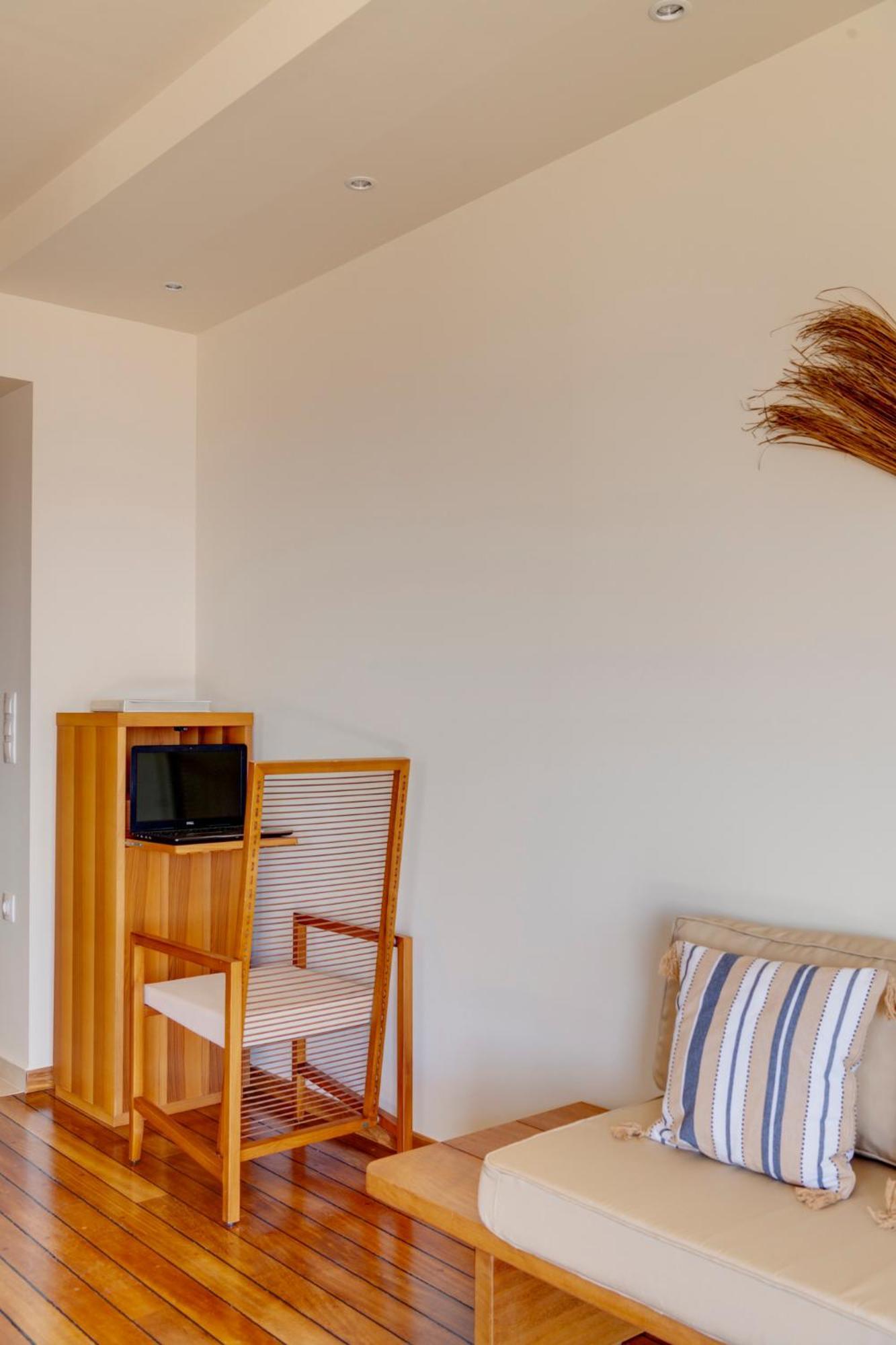 Lalari Beach Suites Vári Exterior photo
