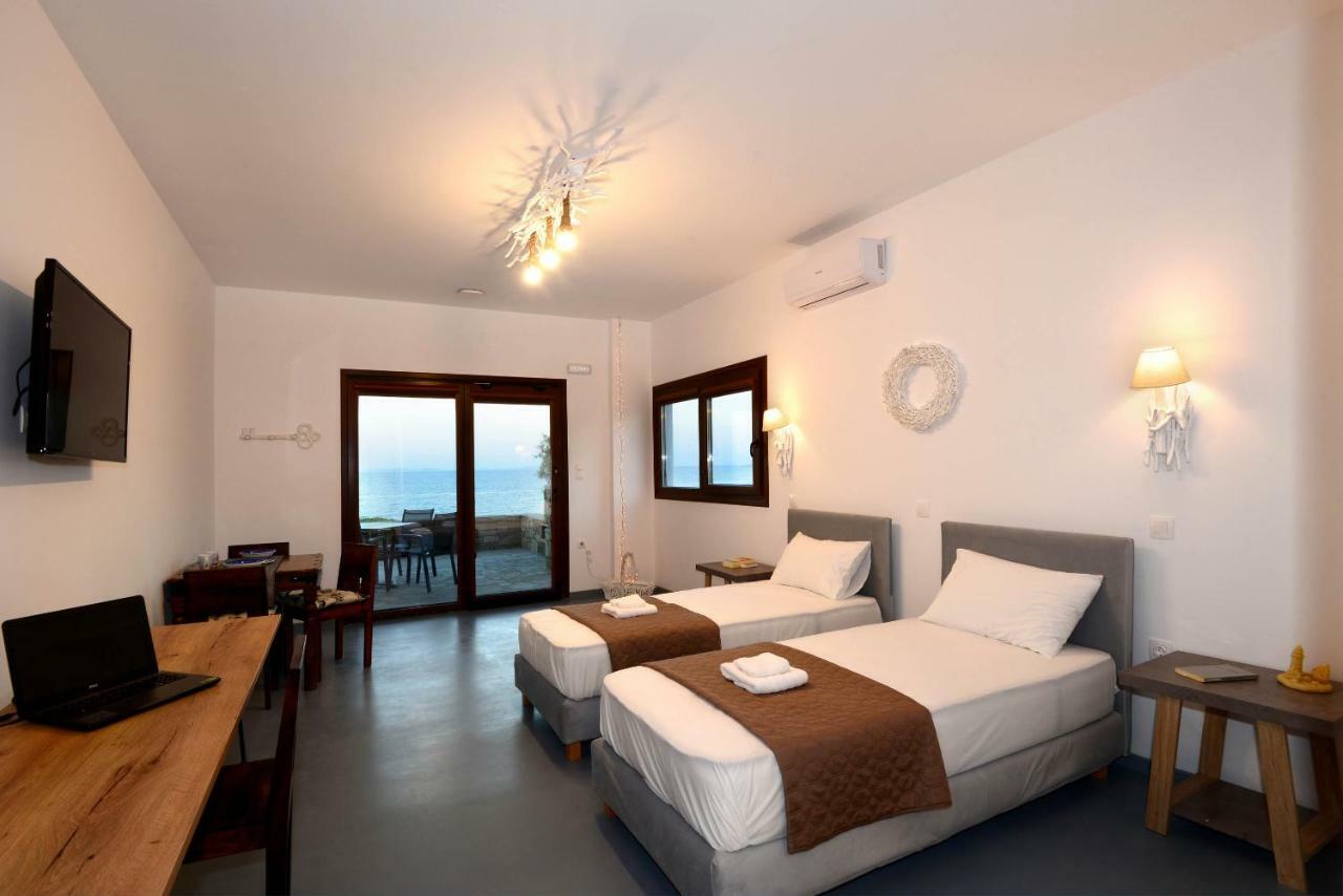Lalari Beach Suites Vári Exterior photo