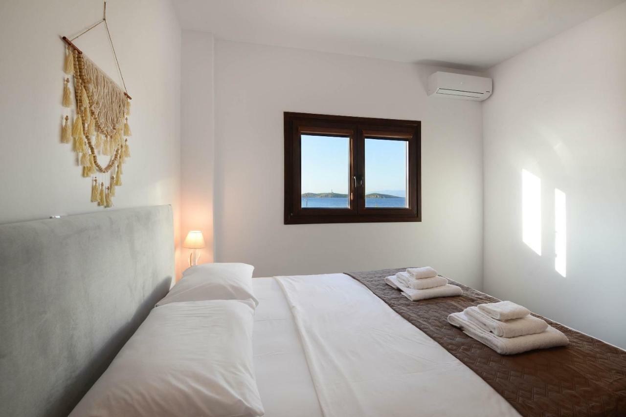 Lalari Beach Suites Vári Exterior photo
