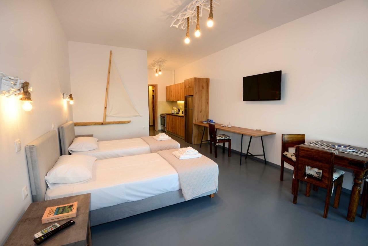Lalari Beach Suites Vári Exterior photo